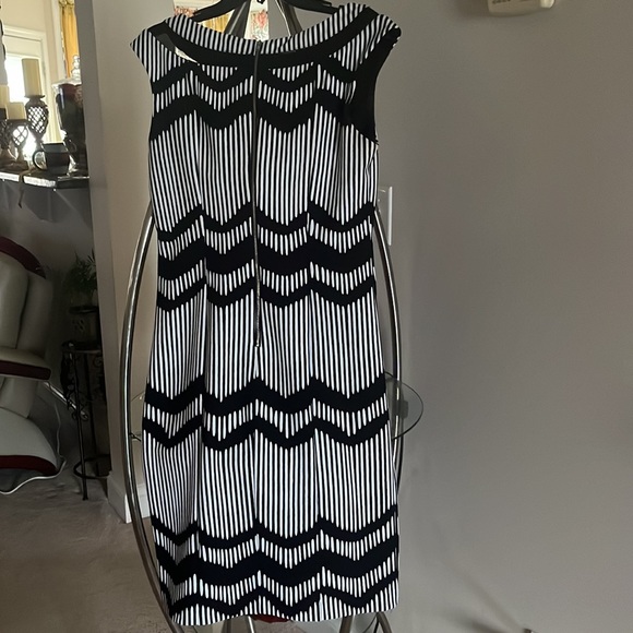 Size 10 J. Taylor Dress in black and white. - Picture 2 of 2
